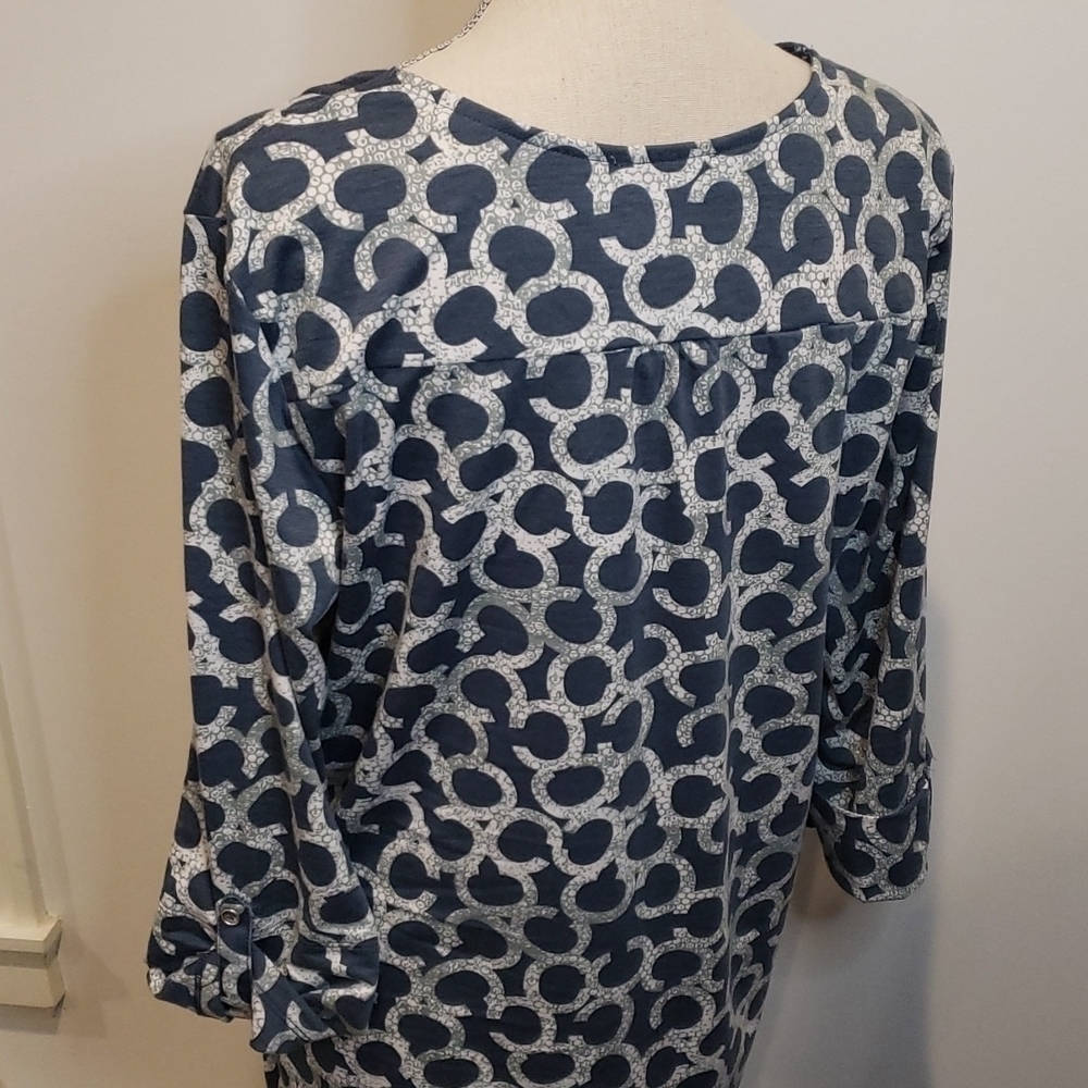 𝅺NWT SIMPLY NOELLE 'C' Printed Tunic - Picture 4 of 6